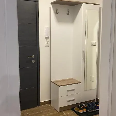 Apartman Magnolia Grey Apartment Pale