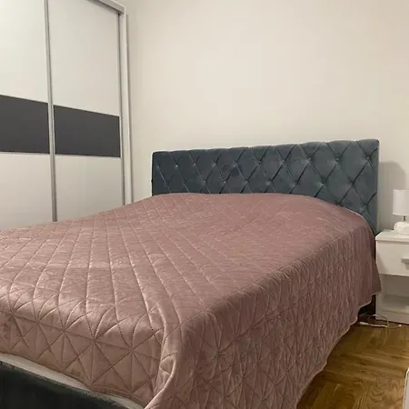 Apartman Magnolia Grey Pale